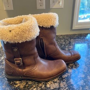 Ugg’s Brown Leather Sherpa lined boots